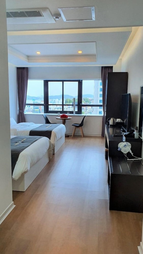 Deluxe Twin Room - Photo 6