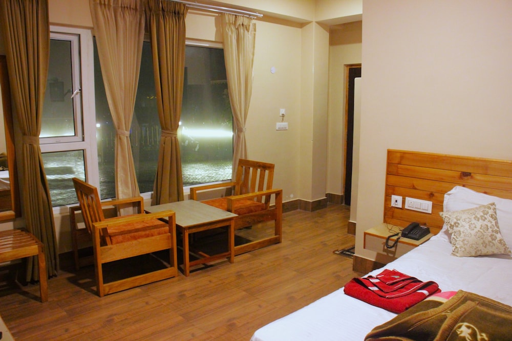 Super Deluxe Room - Photo 16