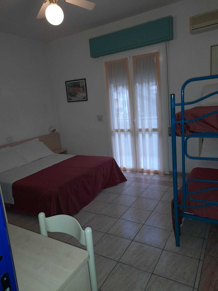 Superior Quadruple Room, Balcony, Pool View photo 1
