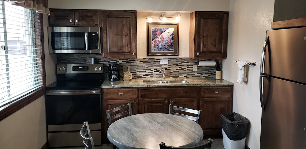 1 Bedroom Kitchenette