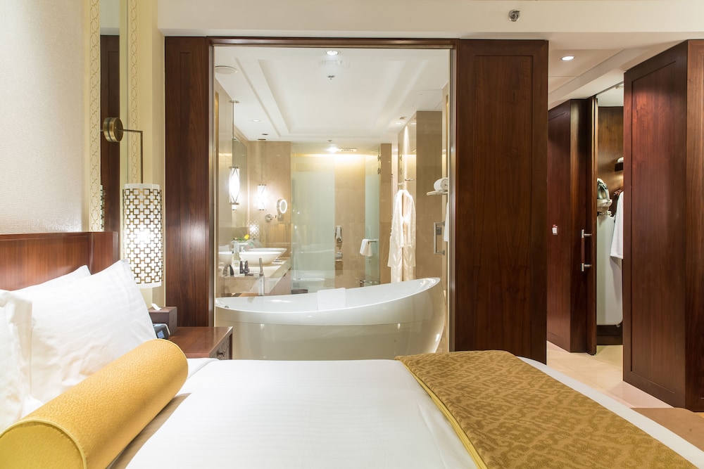 Room, 1 King Bed, Ocean View - Photo 2