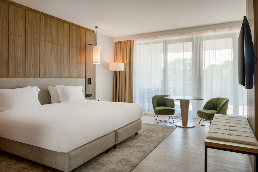 Standard Room, 1 Double Bed, Balcony - Photo 6