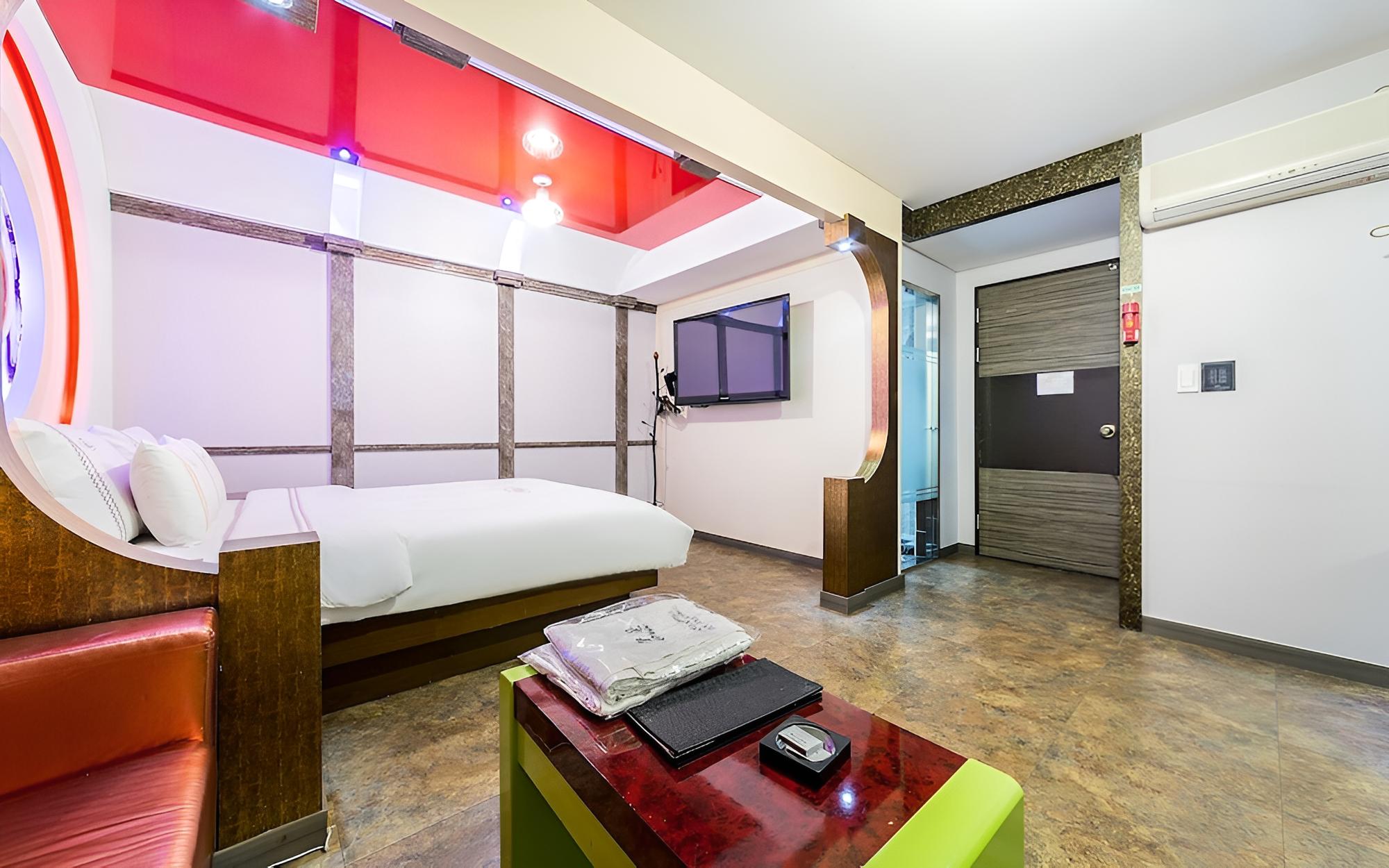 Room (Special room-Physical ID is required ) - Photo 8