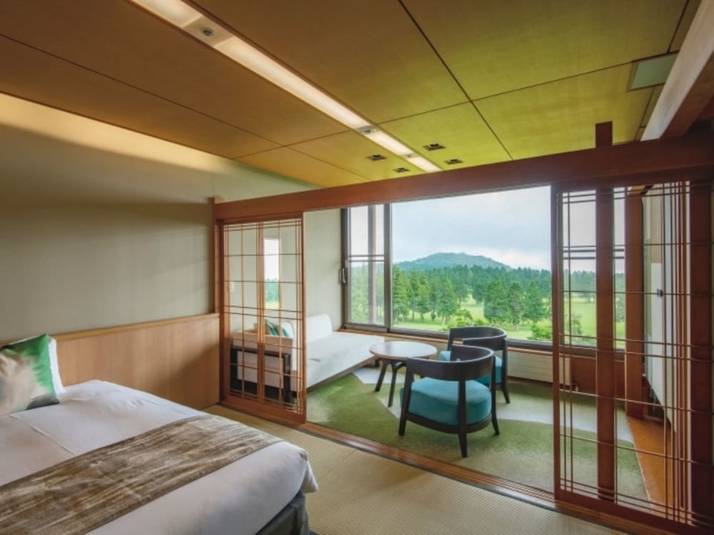 Superior Twin Room, Non Smoking, Golf View [Please arrive no later than 6 PM for dinner] - Photo 3