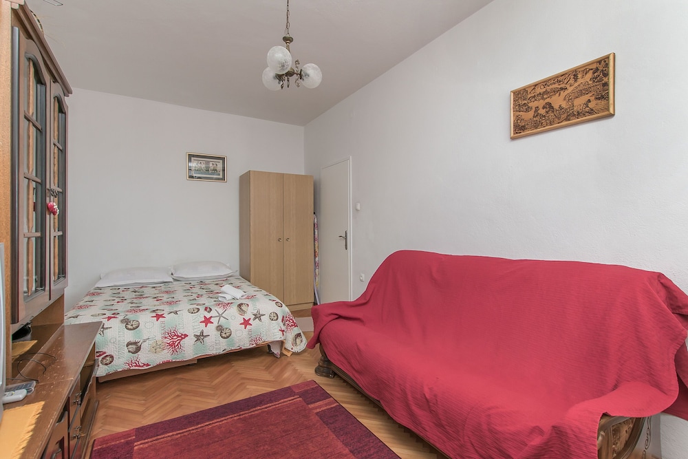 Apartment (A1)