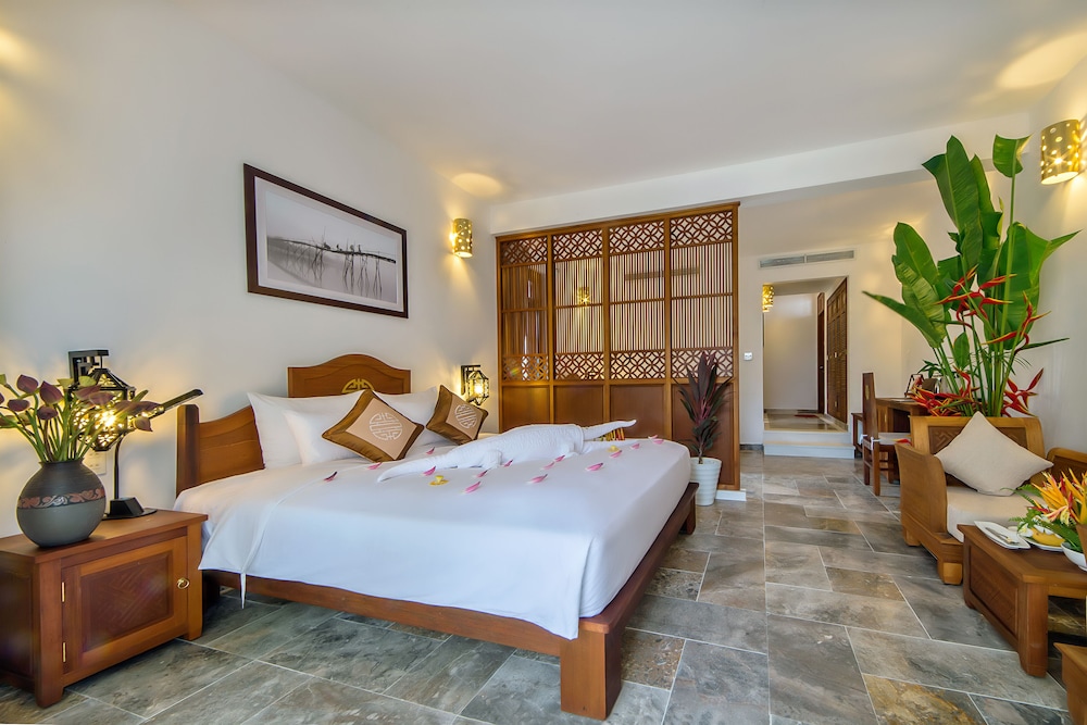 Family Triple Room, Garden View