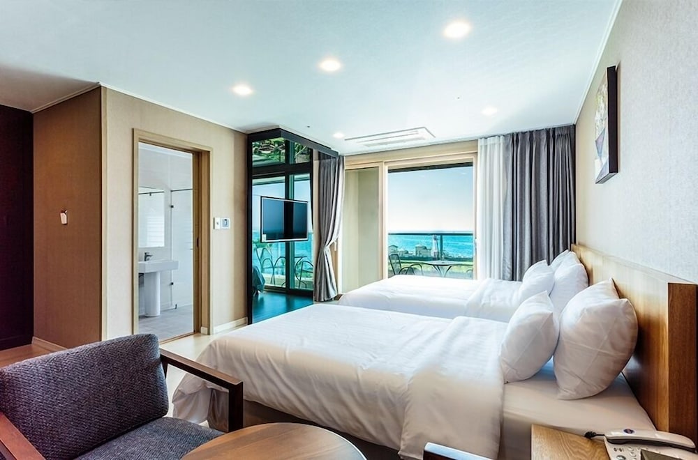 Superior Twin Room photo 2