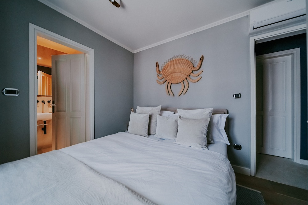 Villa, Multiple Beds