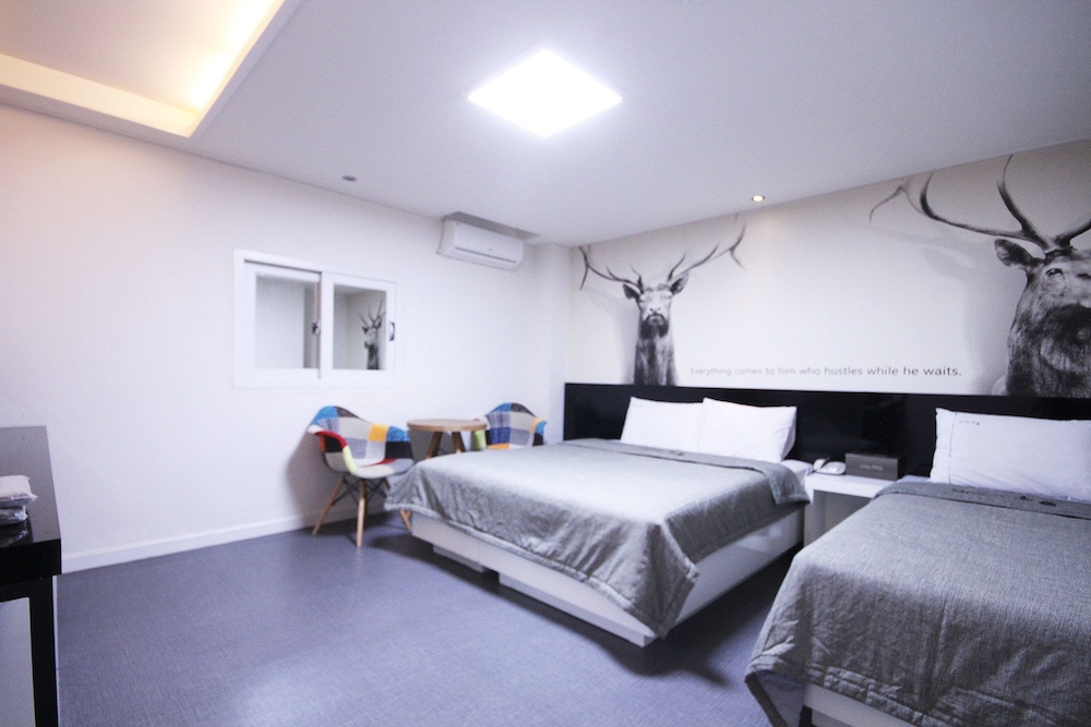 Suite photo 1