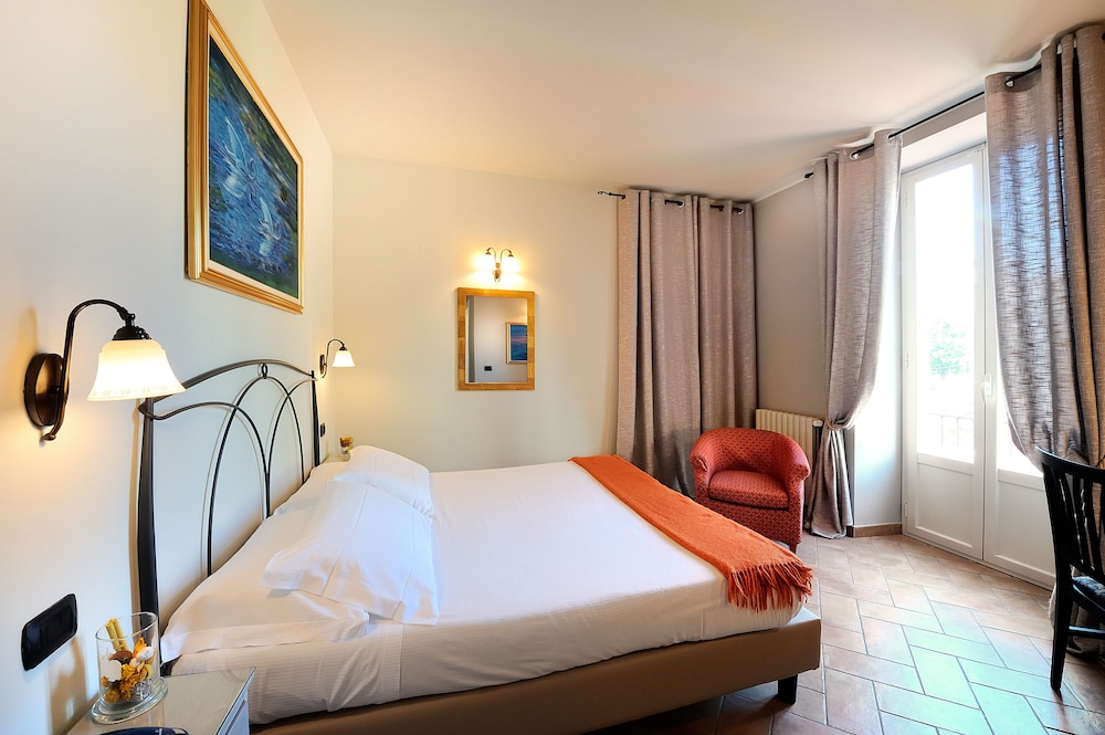 Deluxe Double Room Single Use (Classic) photo 1