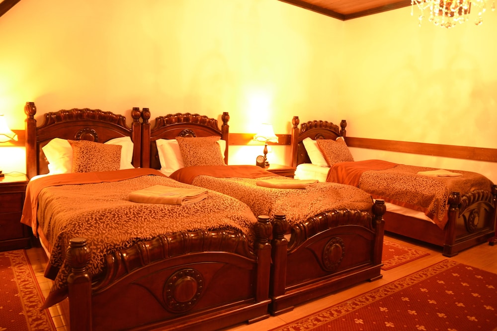 Triple Room (Twin Bed)