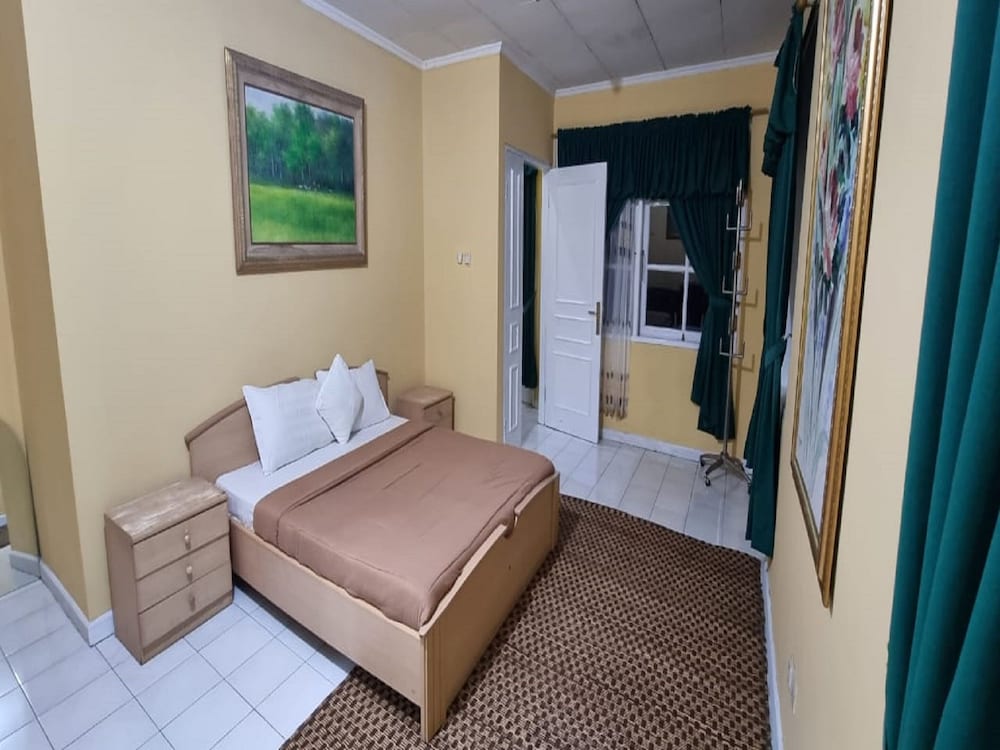 House, 4 Bedrooms photo 3