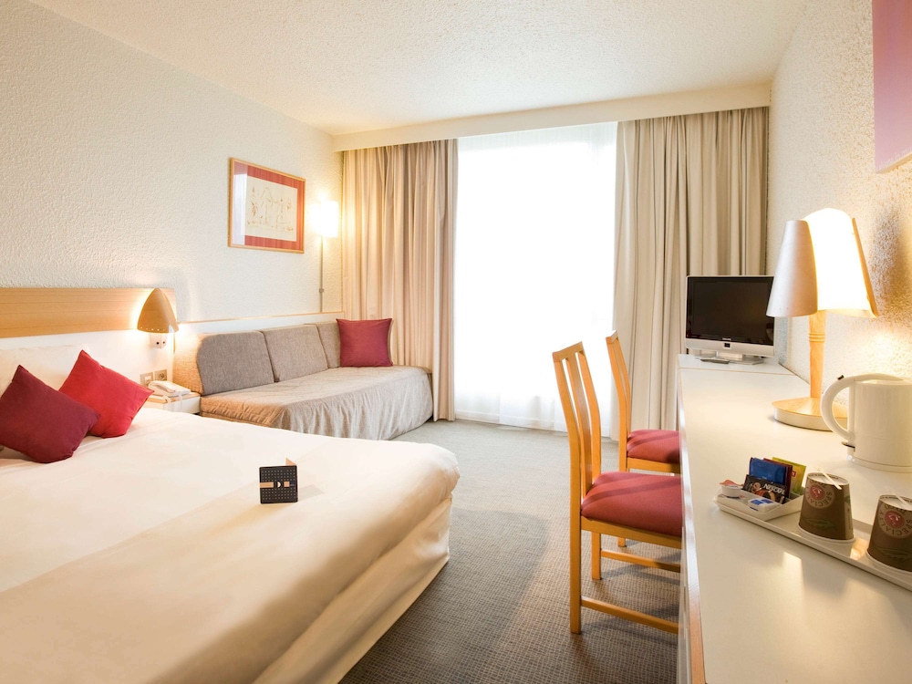 Superior Room, 1 Queen Bed with Sofa bed - Photo 6