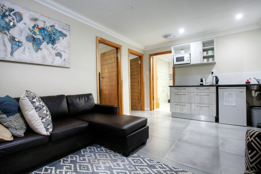 Family Room - Photo 6