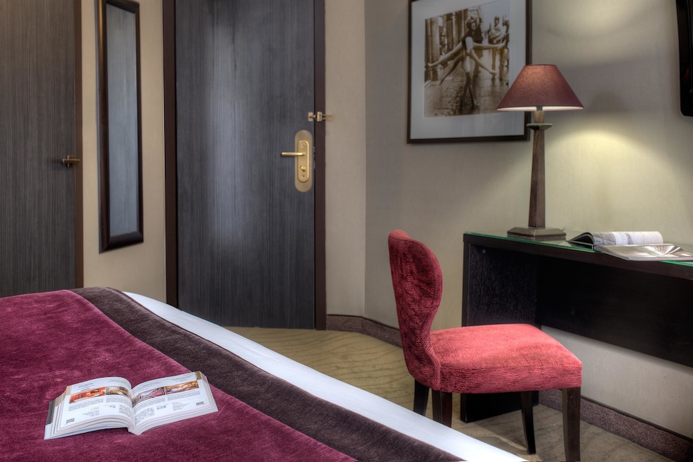 Deluxe Room, 1 Queen Bed - Photo 14