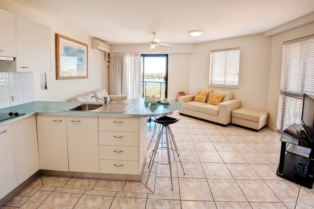 1 Bedroom Apartment - Photo 7