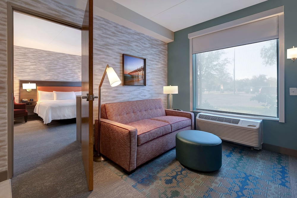 Premium Suite, 1 Queen Bed with Sofa bed (Mobility & Hearing, Roll-in Shower)