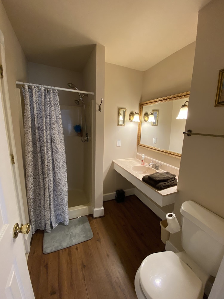 Appalachian Room photo 3