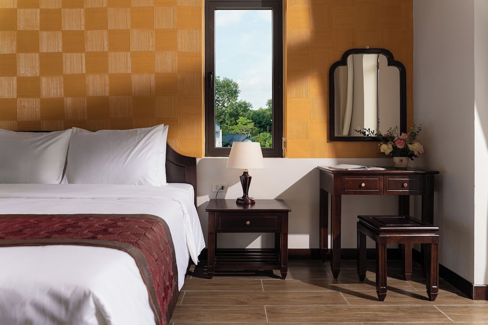 Deluxe Double Room, Bathtub photo 3