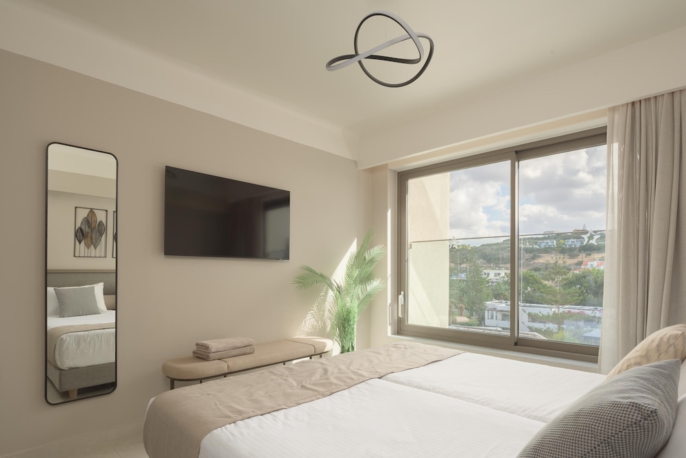 Standard Double Room (Without Balcony) photo 3