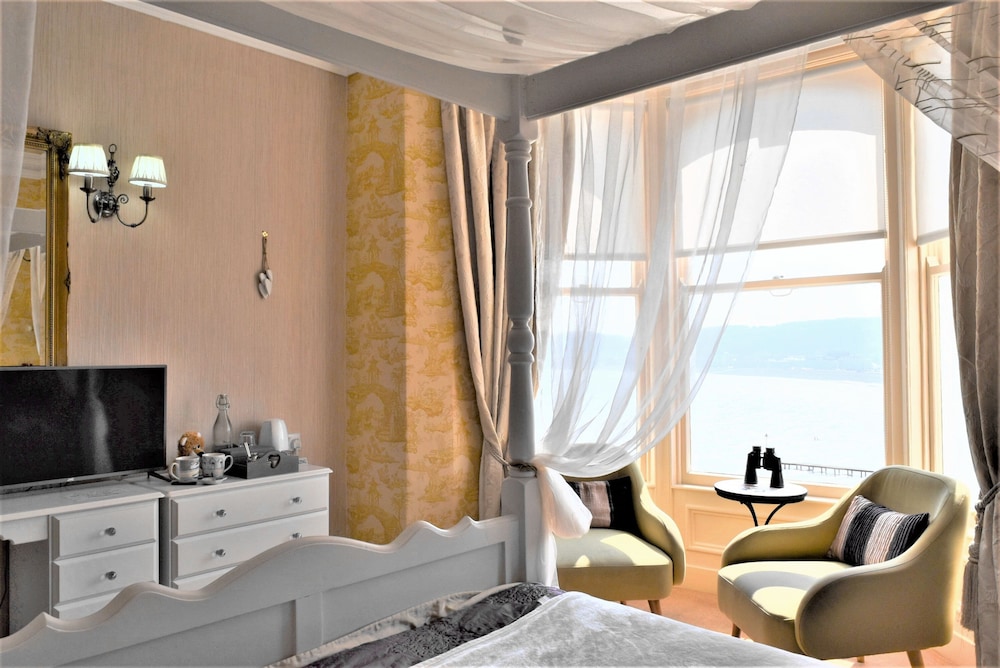 Deluxe Double Room, Ensuite, Sea View photo 3