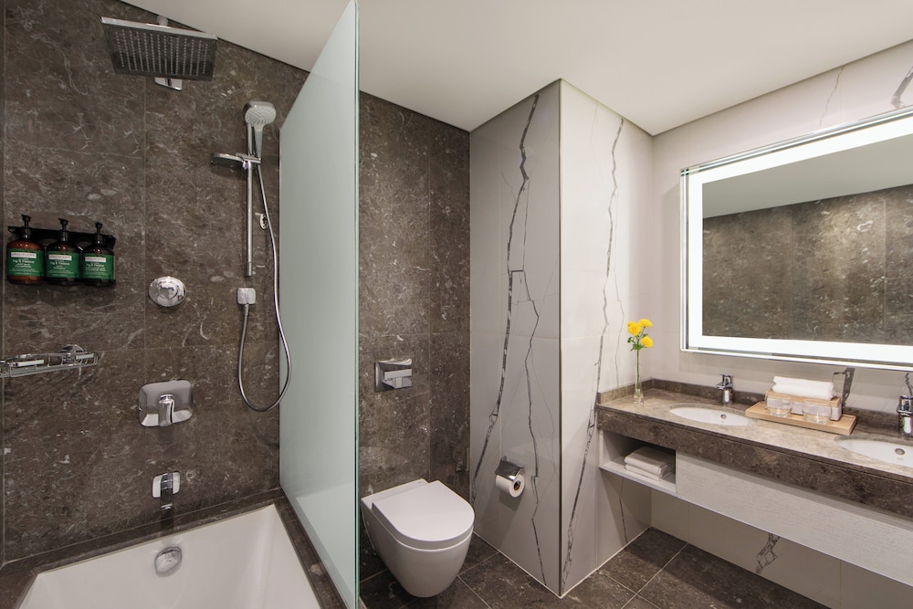 Deluxe Room, 1 King Bed, Beach View, Beachfront (Palm Beachfront View) thumbnail 5