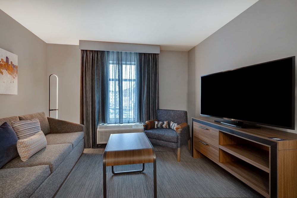 Suite, 1 Bedroom - Photo 4