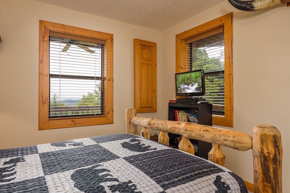 Cabin, Multiple Beds, Balcony, Mountain View