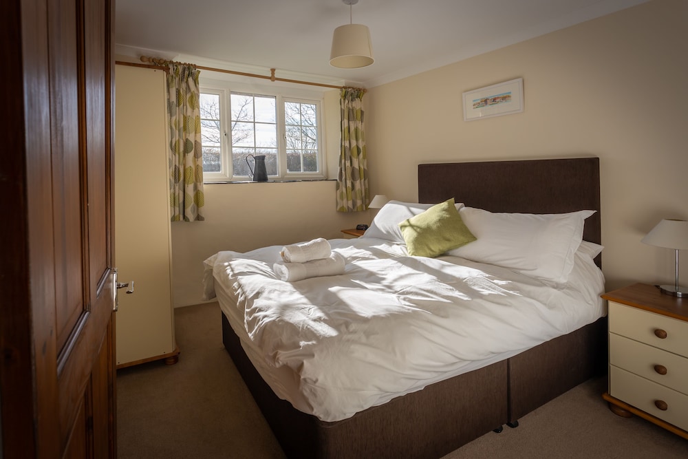Family Cottage, Ensuite (Pendragon CottageHengroen) photo 2