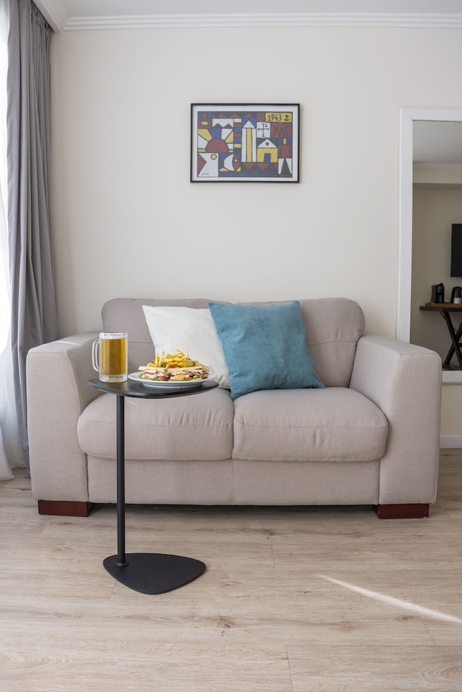 Studio Suite - Photo 9