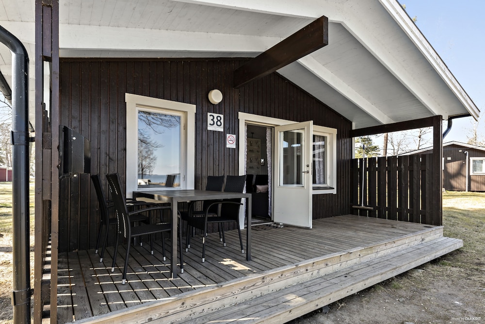 Cabin (Vänerstuga) photo 1