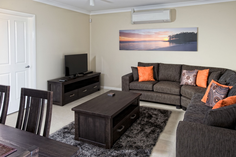 Luxury Three Bedroom Town House photo 2