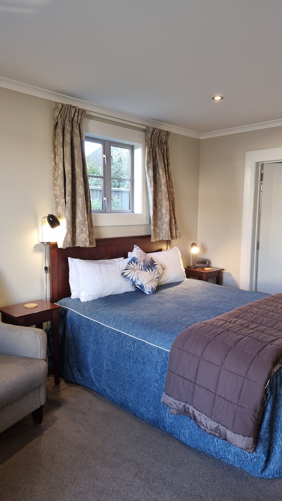Superior Suite, 1 King Bed, Balcony photo 3