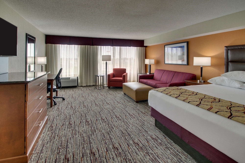 Deluxe Room, 1 King Bed With Sofa Bed, Refrigerator & Microwave (Upper Floor) photo 1