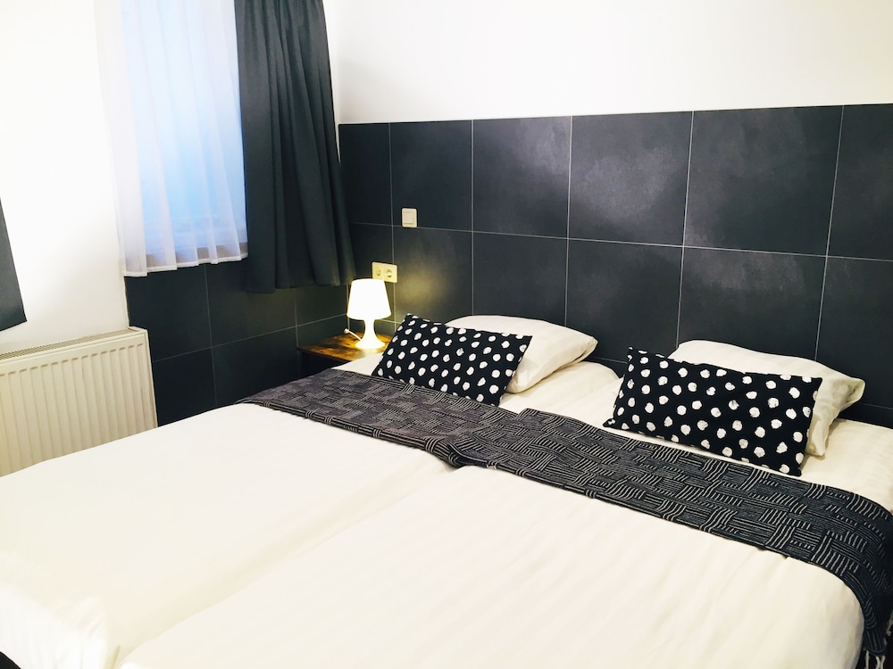Apartment, 2 Bedrooms, Balcony (C) photo 2