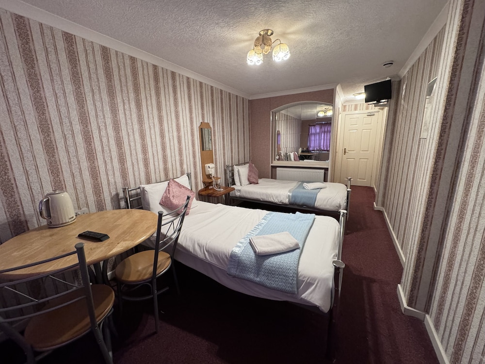 Standard Twin Room photo 2