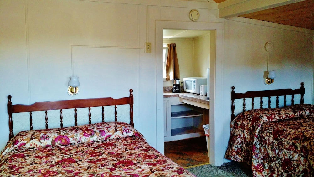 Classic Cabin, 2 Double Beds, Kitchenette, Mountain View photo 1