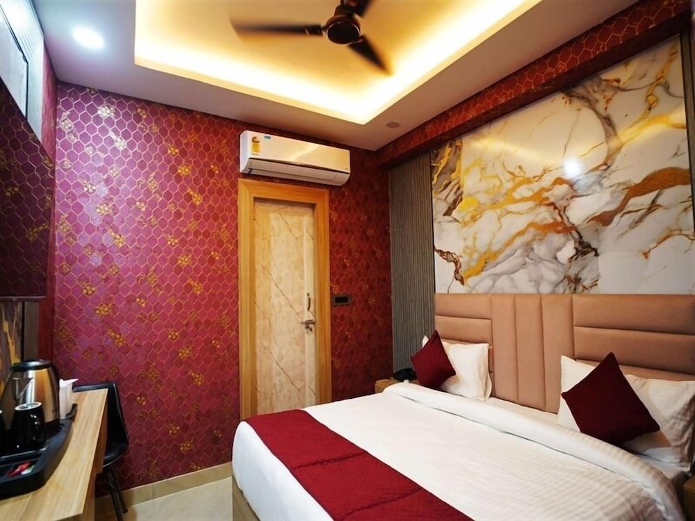 Luxury Suite, City View
