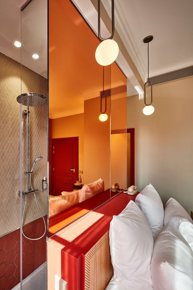 Classic Room, 1 Queen Bed, Non Smoking - Photo 3