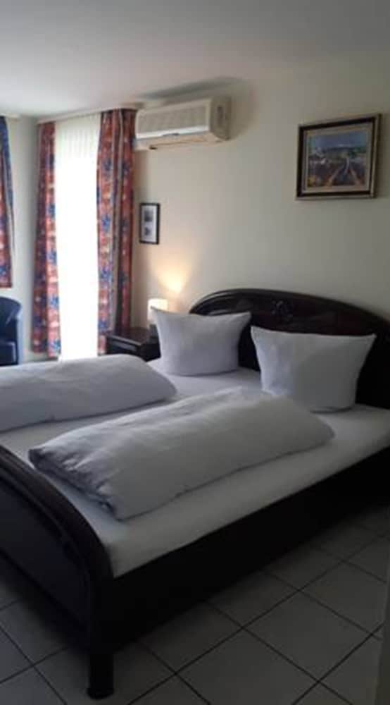 Double Room - Photo 5