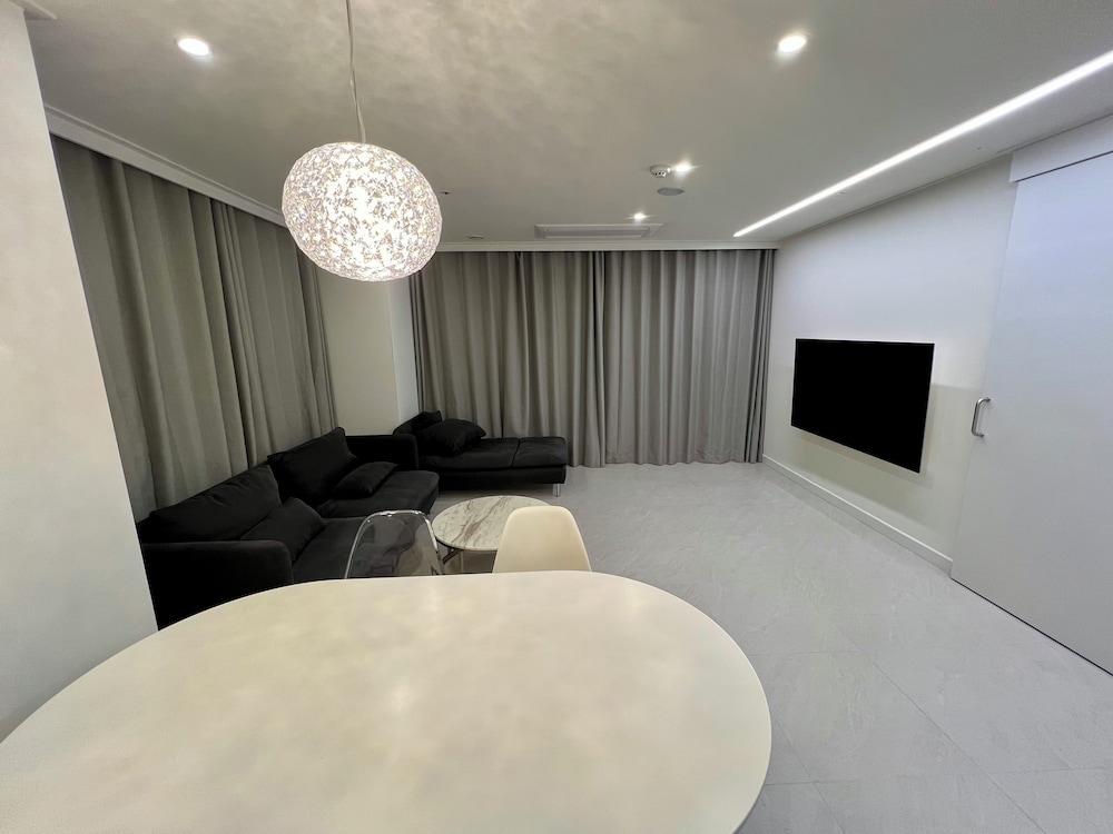 Suite A