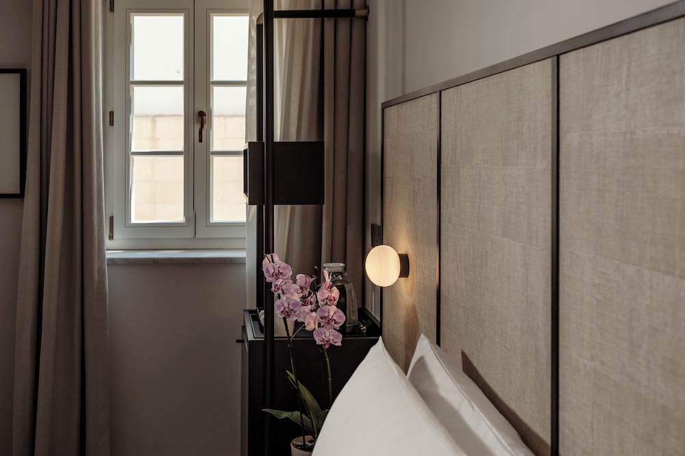 Classic Double or Twin Room, City View photo 1