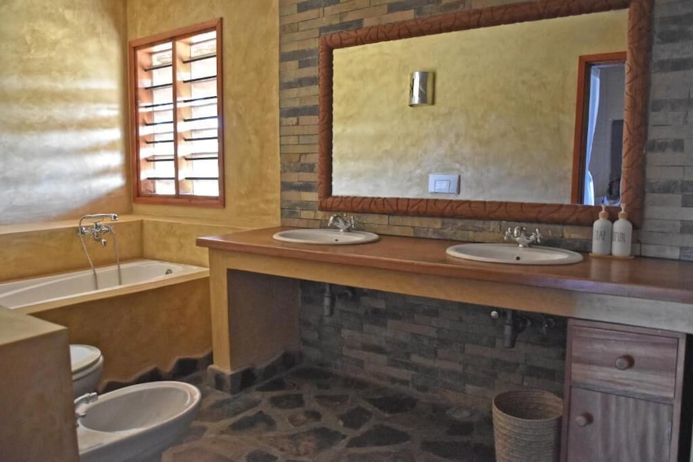 Deluxe Suite, Balcony, River View photo 3