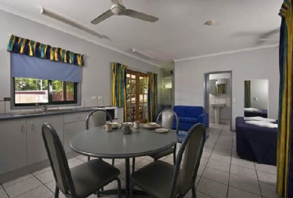 Standard Studio, Non Smoking, Kitchen (QUEEN VILLAS) photo 2