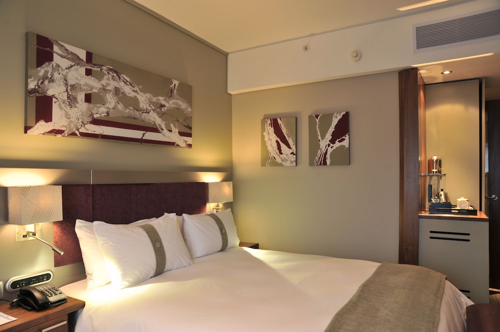 Standard Room, 1 Queen Bed, Smoking - Photo 17