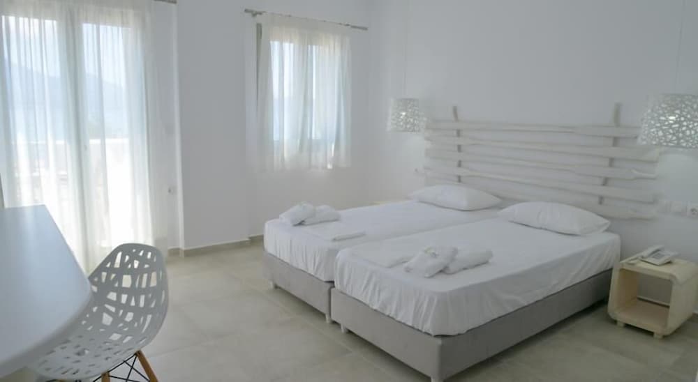 Deluxe Double Room, Jetted Tub, Sea Facing photo 3