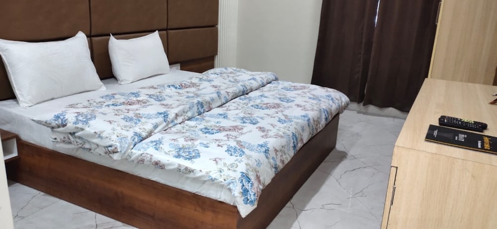 Deluxe Double Room, City View photo 3
