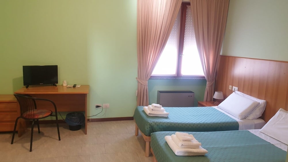 Classic Quadruple Room