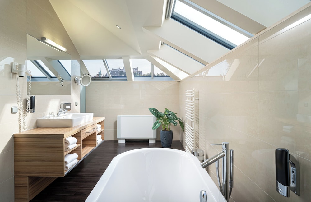 Suite thumbnail 6