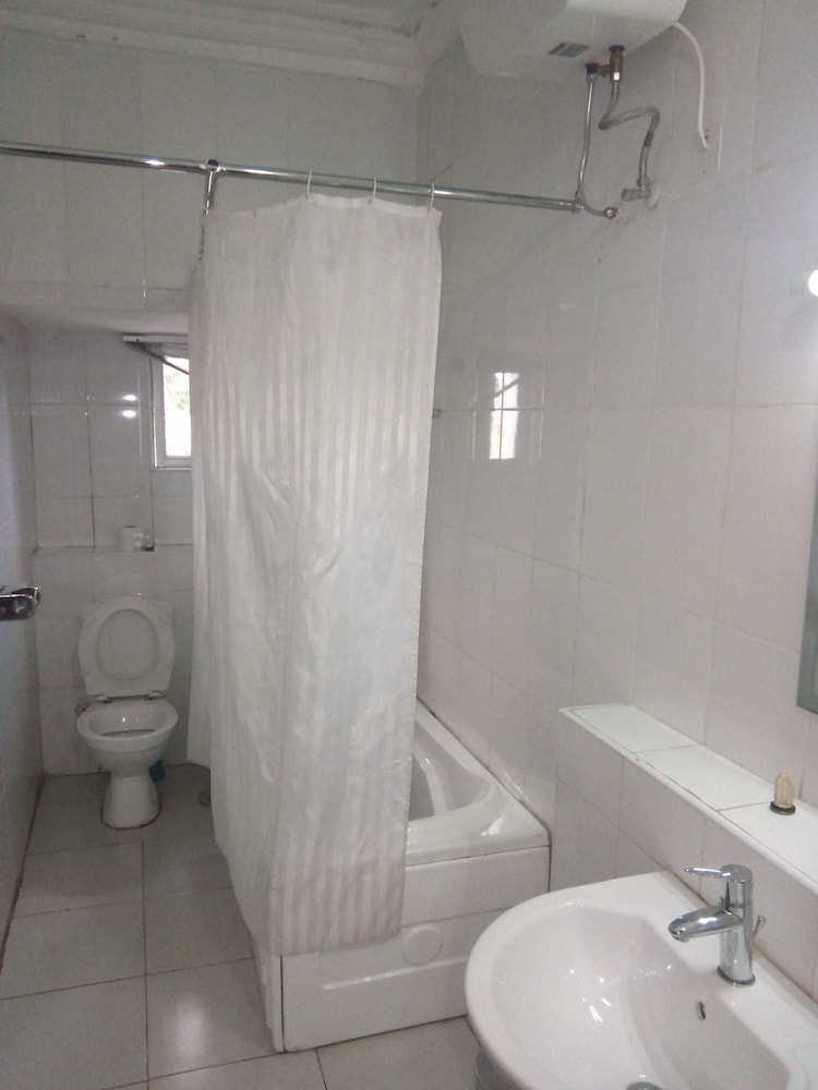 Executive Room, 1 King Bed, Non Smoking, Pool View photo 3